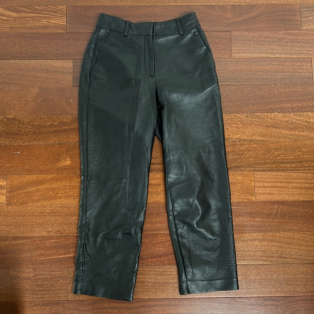 Babaton vegan leather cropped trousers | black - Picture 2 of 5